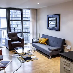  Apartment Canary Wharf Retreat - Serviced